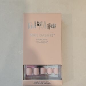 Pink Press-On Nails Chic Makeup Set